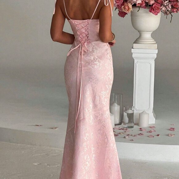 Pink Elegant Women's Spaghetti Strap Tie-Waist Slim-Fit Dress - Picture 2 of 3